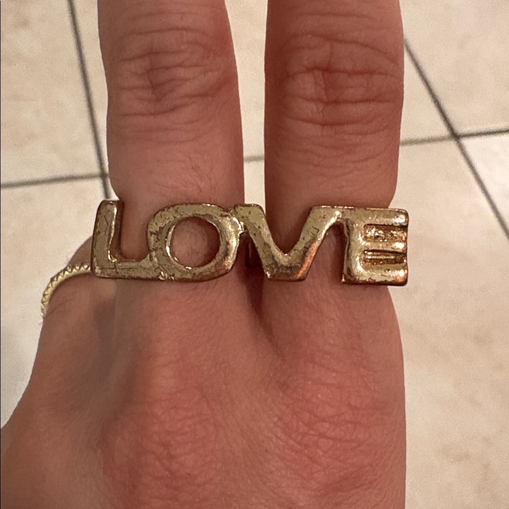 LOVE Statement Two Finger Ring Urban Outfitters Festival Style Gold Tone 💍💛